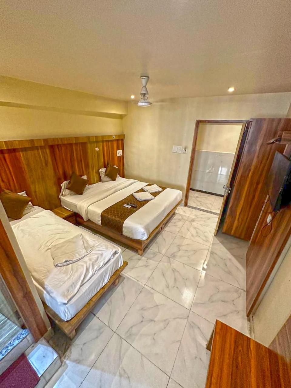 Hotel Mourya Residency Navi Mumbai Exterior foto